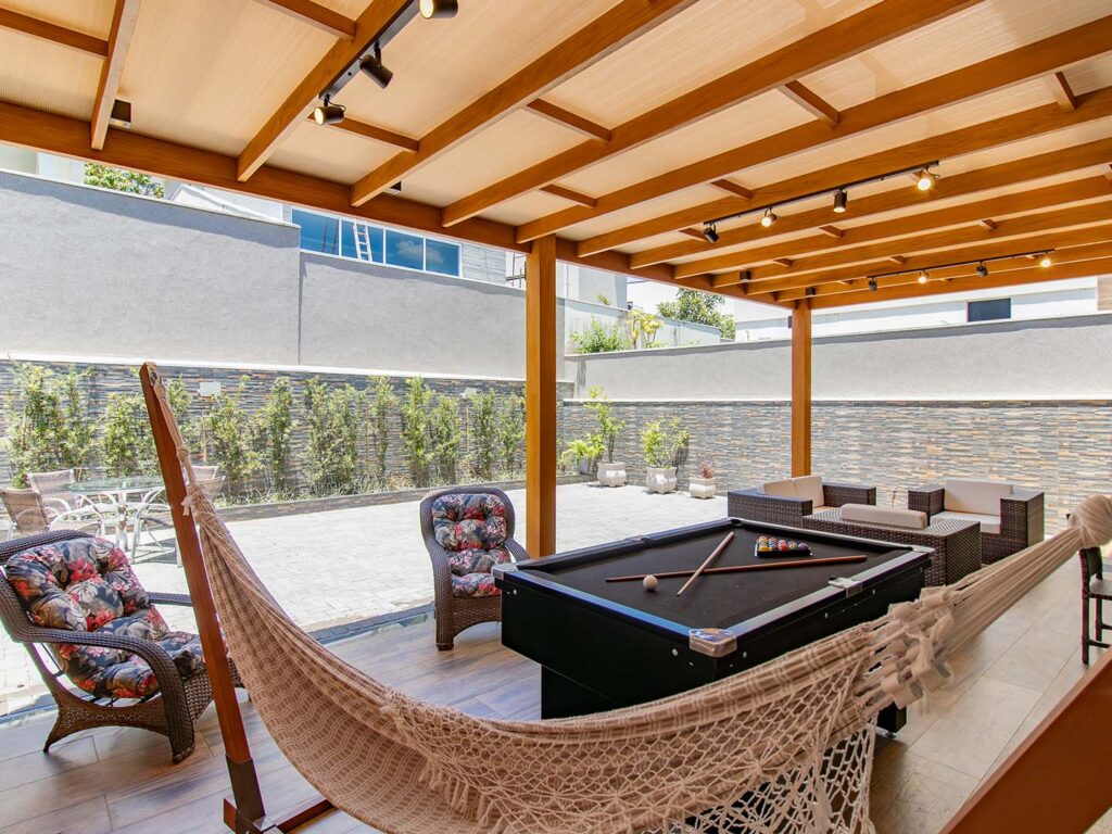 pergolado de madeira para area de lazer