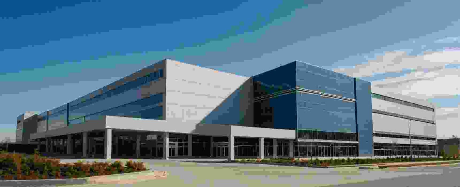 prédio de grande porte saraiva