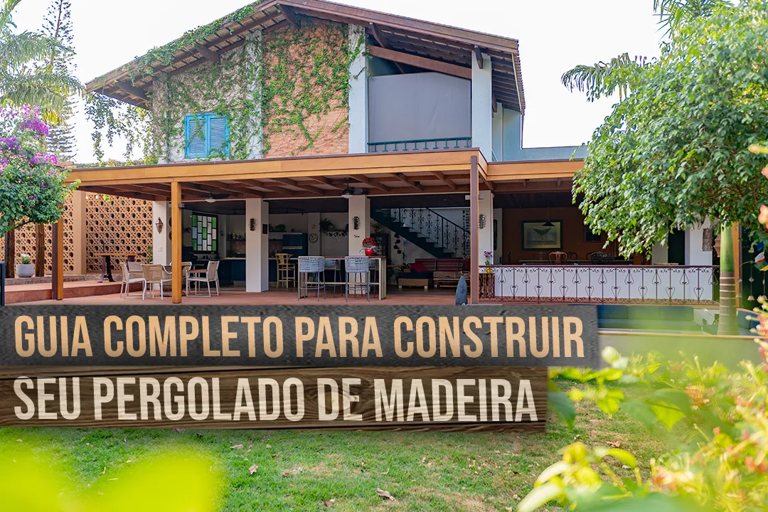 casa de pergolado de madeira saraiva