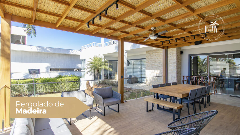 pergolado de madeira